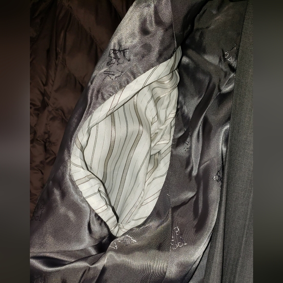 JoS. A. Bank, Signature Gold, 100 % wool suit. New old stock, with original tag. - Picture 14 of 16